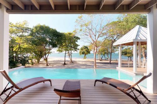 ชายหาด, Updated Beachfront Paradise Infinity Pool Roatan in พัลเมตโตเบย์ ชายหาด, Updated Beachfront Paradise Infinity Pool Roatan in พัลเมตโตเบย์