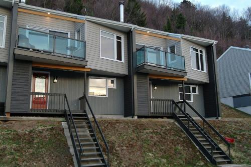 Buitenkant, Condo 58 Chemin de la Corniche by Les Chalets Alpins in Stoneham (QC) Buitenkant, Condo 58 Chemin de la Corniche by Les Chalets Alpins in Stoneham (QC)