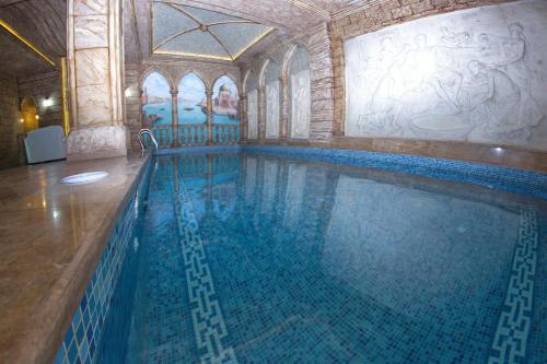 Бассейн , Venezia Palazzo Hotel in Ереван Бассейн , Venezia Palazzo Hotel in Ереван