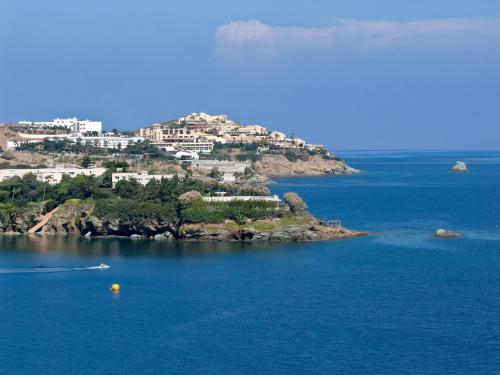 This photo about Litsa Mare Apartments shared on HyHotel.com