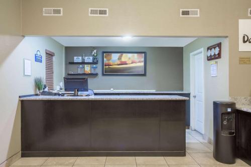 Lobby, Royal Inn Provo in Provo (UT) Lobby, Royal Inn Provo in Provo (UT)