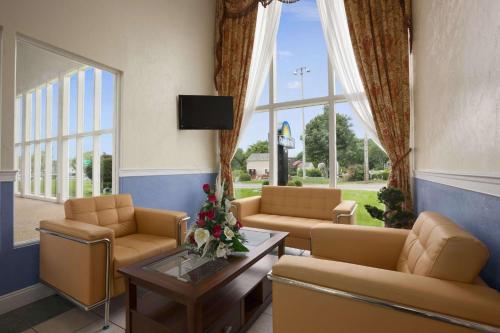 大堂, 西雅茅斯/海恩尼斯科德角地區戴斯酒店 (Days Inn by Wyndham West Yarmouth/Hyannis Cape Cod Area) in 西雅茅斯 大堂, 西雅茅斯/海恩尼斯科德角地區戴斯酒店 (Days Inn by Wyndham West Yarmouth/Hyannis Cape Cod Area) in 西雅茅斯