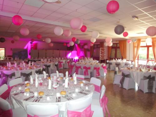 قاعة للمآدب, Hotel Restaurant La Grenouillere in Vitre قاعة للمآدب, Hotel Restaurant La Grenouillere in Vitre