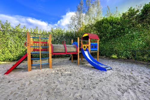 Дитячий майданчик, Vesting de Bronsbergen in Зютфен Дитячий майданчик, Vesting de Bronsbergen in Зютфен