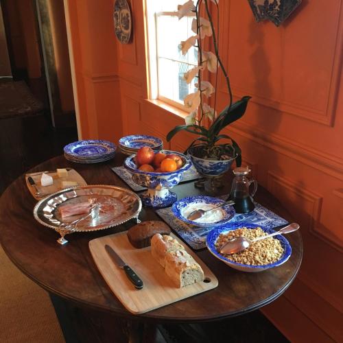 This photo about Cory Cottage at the Pansy Patch shared on HyHotel.com