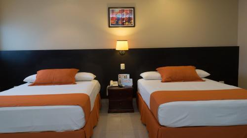 Hotel Los Almendros in มันตา Hotel Los Almendros in มันตา