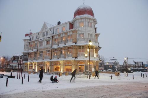 Bejárat, Grand Hotel Belle Vue in De Haan Bejárat, Grand Hotel Belle Vue in De Haan