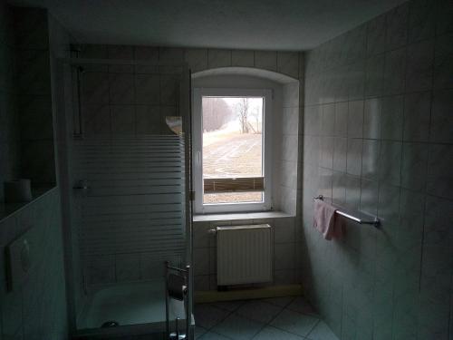 Bathroom, Gaststatte & Pension Jagerwaldchen in Bertsdorf-Hornitz Bathroom, Gaststatte & Pension Jagerwaldchen in Bertsdorf-Hornitz