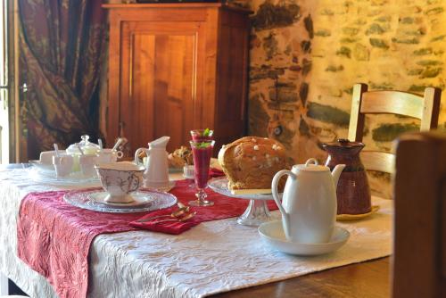 Comida y bebida, Maison d'Hotes Lechemia in Salies-de-Bearn Comida y bebida, Maison d'Hotes Lechemia in Salies-de-Bearn