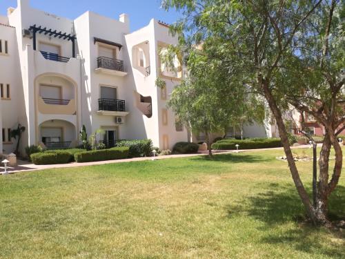 Bel appartement avec piscine in 사이디아 Bel appartement avec piscine in 사이디아