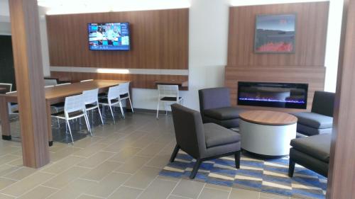 Lobby, Microtel Inn & Suites by Wyndham Binghamton in Binghamton (NY) Lobby, Microtel Inn & Suites by Wyndham Binghamton in Binghamton (NY)