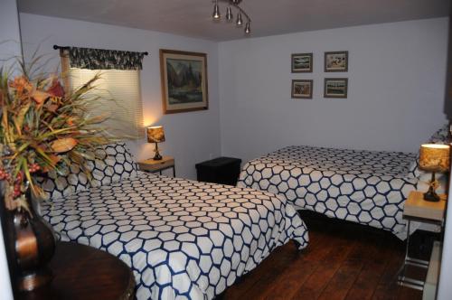 在meiguo.com看到的黄石自助式旅馆 - 仅限成人的介绍图片