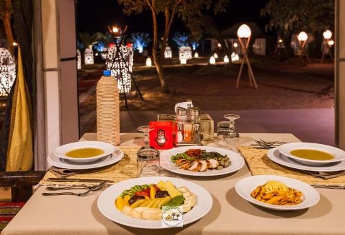 Luxury oasis camp in 메르주가 Luxury oasis camp in 메르주가