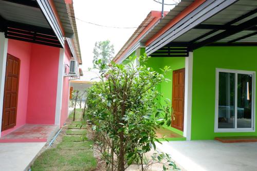 Facilities, Jarawee Resort in Thung Tako Facilities, Jarawee Resort in Thung Tako