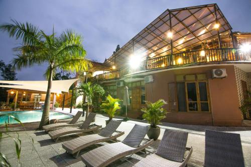 Zwembad, Phong Nha Lake House Resort in Phong Nha Zwembad, Phong Nha Lake House Resort in Phong Nha