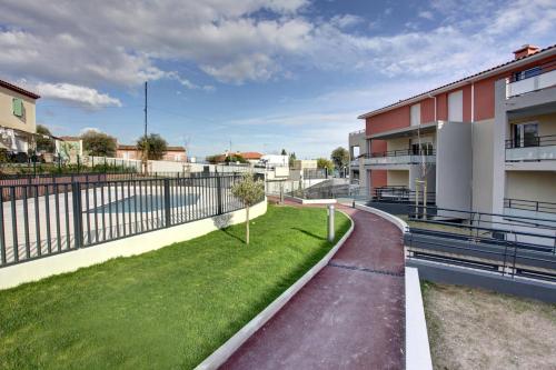 Фасада на хотела, Cote d'Azur Vence in Венс Фасада на хотела, Cote d'Azur Vence in Венс
