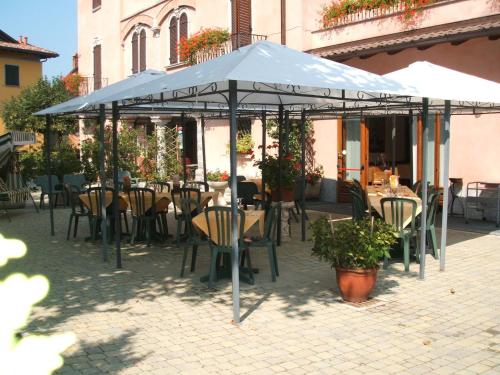 Balcony/terrace, Albergo Michieletto in Valmorea Balcony/terrace, Albergo Michieletto in Valmorea