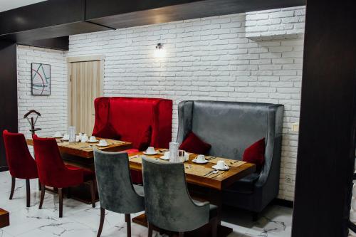 Фасада на хотела, Express City Hotel in Шимкент Фасада на хотела, Express City Hotel in Шимкент