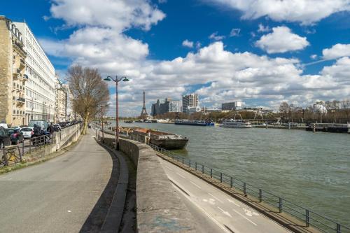 This photo about Quai de Seine shared on HyHotel.com