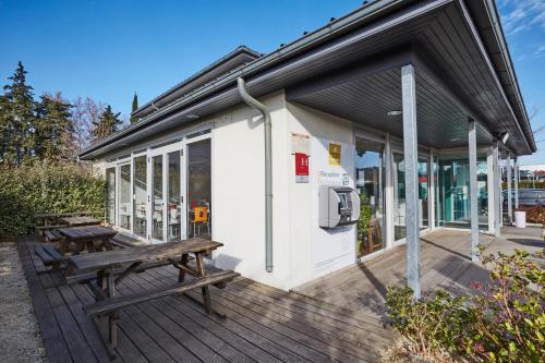 陽台/露台, 阿維尼翁博覽園普瑞米爾經典飯店 (Hotel Premiere Classe Avignon Parc Des Expositions) in 亞維儂 陽台/露台, 阿維尼翁博覽園普瑞米爾經典飯店 (Hotel Premiere Classe Avignon Parc Des Expositions) in 亞維儂