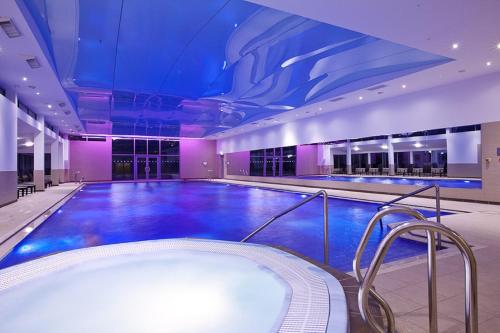 בריכת שחיה, St Brelade's Bay Hotel in סן ברלייד בריכת שחיה, St Brelade's Bay Hotel in סן ברלייד