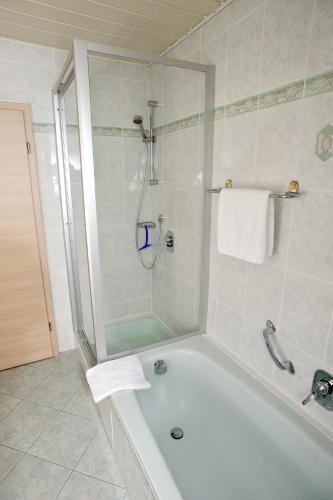 Bathroom, Ferienwohnungen Lindlhof in Riedenburg Bathroom, Ferienwohnungen Lindlhof in Riedenburg