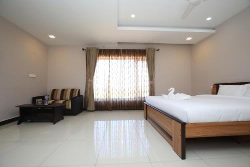 HOTEL GOLDEN GATEWAY in Vellore HOTEL GOLDEN GATEWAY in Vellore