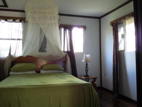 Hidden Haven in Mount Hope Hidden Haven in Mount Hope