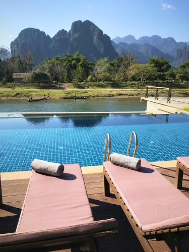 Vista/Panorama, Inthira Vang Vieng in Vang Vieng Vista/Panorama, Inthira Vang Vieng in Vang Vieng