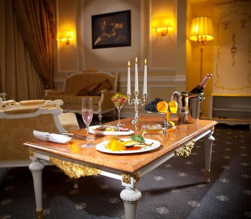 Aleksandrovski Grand Hotel in Vladikavkaz Aleksandrovski Grand Hotel in Vladikavkaz