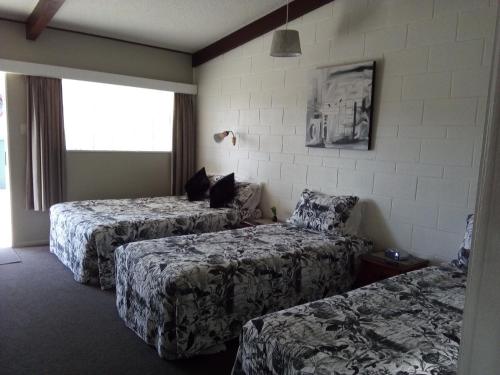 เรดวูด ลอดจ์ โมเต็ล (Redwood Lodge Motel) in เลวิน เรดวูด ลอดจ์ โมเต็ล (Redwood Lodge Motel) in เลวิน