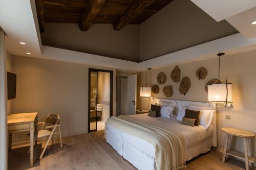 This photo about Misincu shared on HyHotel.com