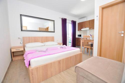 Apartments Valentino in Gradac Apartments Valentino in Gradac