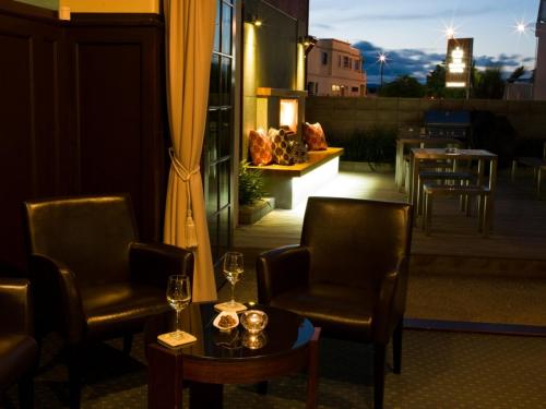 โรงแรมเดอะคราวน์ (The Crown Hotel) in อฮูริรี โรงแรมเดอะคราวน์ (The Crown Hotel) in อฮูริรี