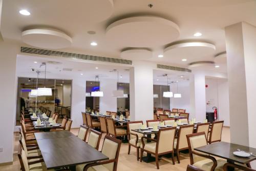 Food and beverages, Muscat Inn Hotel in Muscat Food and beverages, Muscat Inn Hotel in Muscat