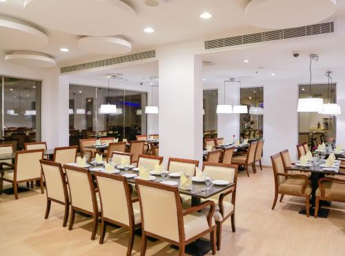 Food and beverages, Muscat Inn Hotel in Muscat Food and beverages, Muscat Inn Hotel in Muscat