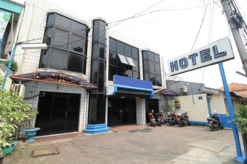 This photo about Airy Eco Syariah Cakung Penggilingan Raya 41 Jakarta shared on HyHotel.com