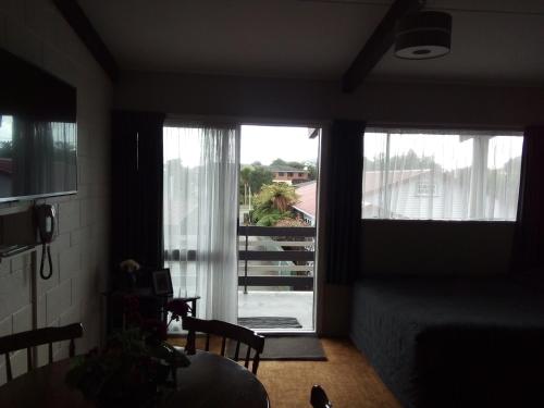 เรดวูด ลอดจ์ โมเต็ล (Redwood Lodge Motel) in เลวิน เรดวูด ลอดจ์ โมเต็ล (Redwood Lodge Motel) in เลวิน