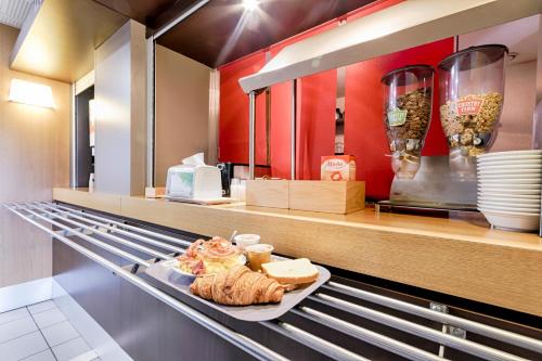 Restaurant, B&B HOTEL Rouen Parc des Expos Zenith in Le Grand-Quevilly Restaurant, B&B HOTEL Rouen Parc des Expos Zenith in Le Grand-Quevilly