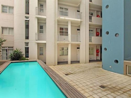 Canterbury Square Apartments