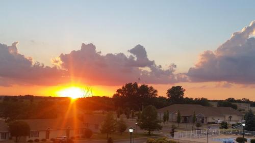 在meiguo.com看到的Romer's Westlake Hotel Villas的介绍图片