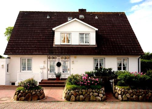 Exterior view, Haus Elvi Fuchs an den alten Salzwiesen in Sylt Exterior view, Haus Elvi Fuchs an den alten Salzwiesen in Sylt