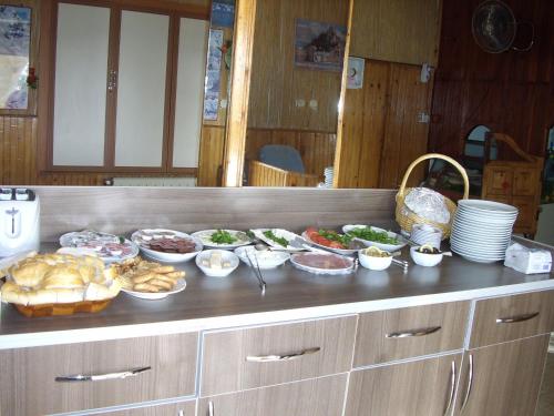 餐飲選擇, 蘇丹潘神尼天堂鳥酒店 (Sultan Pansion Bird Paradise) in 奧華奇夫蒂利克 餐飲選擇, 蘇丹潘神尼天堂鳥酒店 (Sultan Pansion Bird Paradise) in 奧華奇夫蒂利克