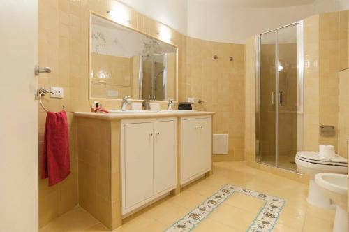Bathroom, Casa Vacanza Limonaia Loft in Sperlonga Bathroom, Casa Vacanza Limonaia Loft in Sperlonga
