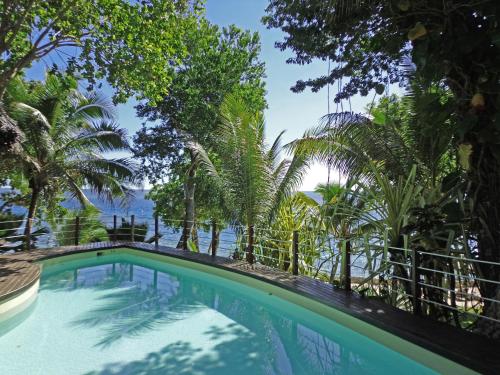 Kolam renang, Paradise Cove Resort in Teluk Mele Kolam renang, Paradise Cove Resort in Teluk Mele