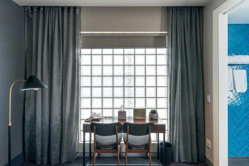 มิสซิส แบงก์ โฮเต็ล (Mrs Banks Hotel) in แพดดิงตัน มิสซิส แบงก์ โฮเต็ล (Mrs Banks Hotel) in แพดดิงตัน