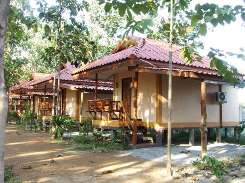 Exterior view, Sakthong Resort in Sri Satchanalai Exterior view, Sakthong Resort in Sri Satchanalai
