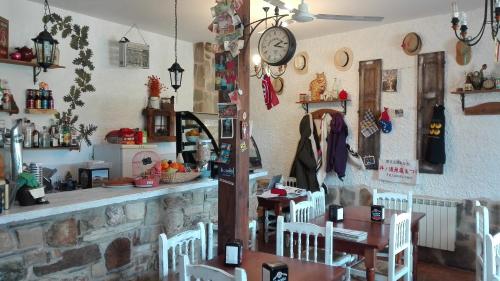 Pub/Lounge, Posada El Tesin in Santa Colomba De Somoza Pub/Lounge, Posada El Tesin in Santa Colomba De Somoza