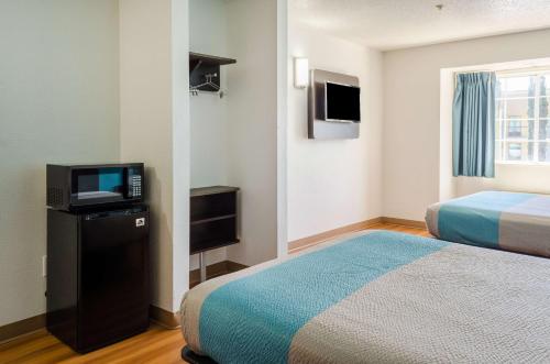 This photo about Motel 6 Mobile, Al shared on HyHotel.com