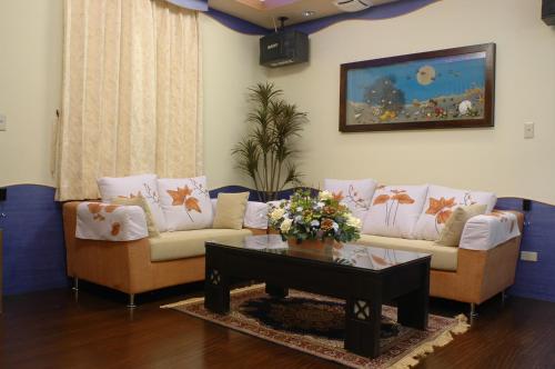 swanlake motle near National Taiwan Sport University swanlake motle near National Taiwan Sport University